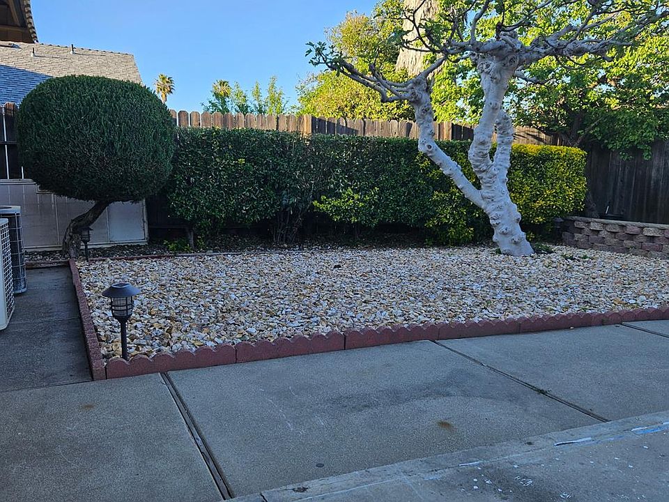 1st image of 8118 Chateau Dr