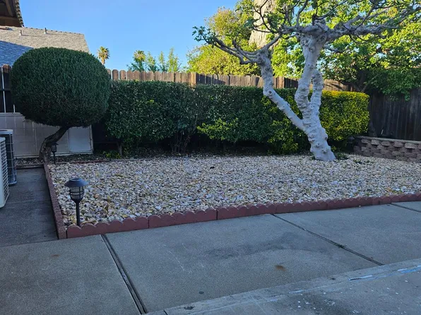 8118 Chateau Dr, Stockton, CA 95210