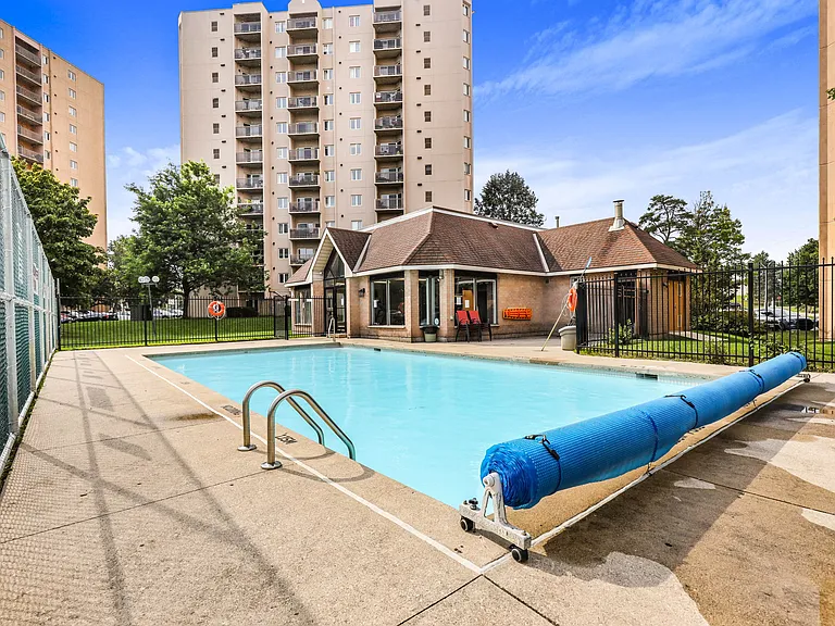 854 Commissioners Rd E — Photo 10