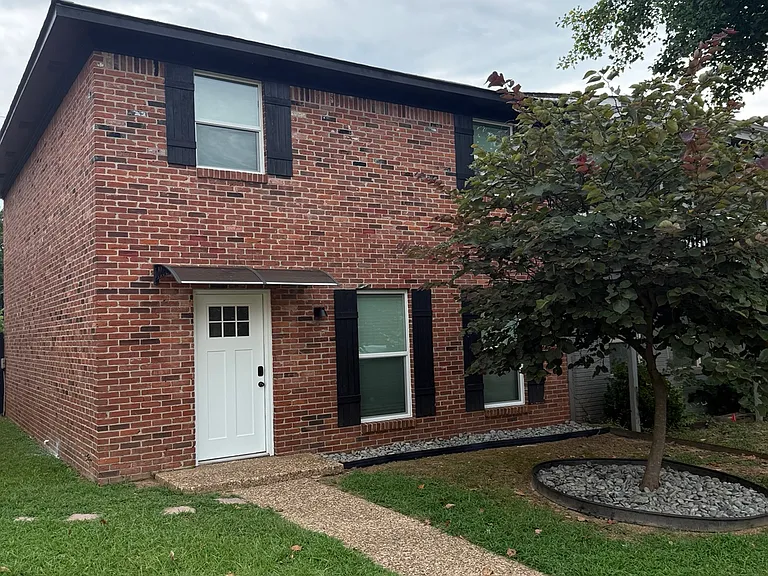 6 Pickering Dr — Photo 2