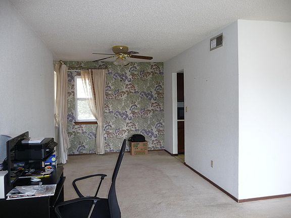 3rd image of 6828 Toluca Dr