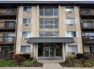 2222 S Goebbert Rd APT 151, Arlington Heights, IL 60005