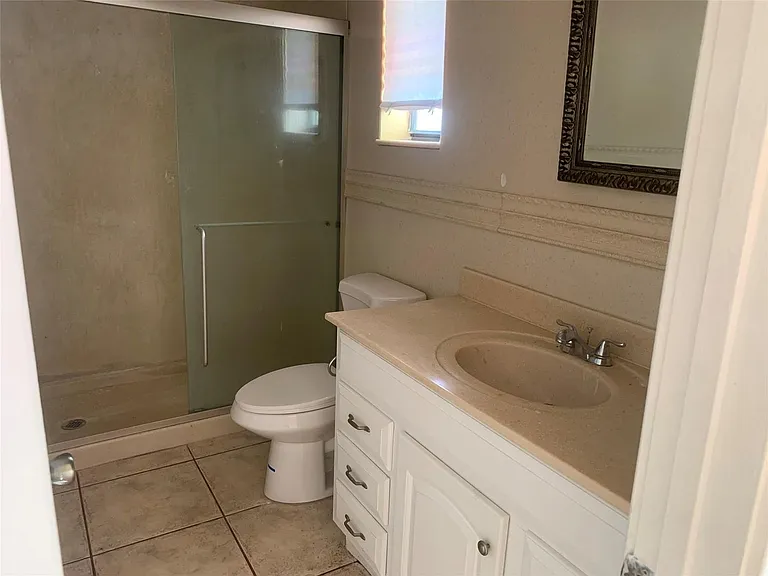 907 SW 78th Ave — Photo 14