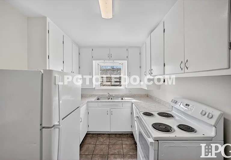 4124 Vermaas Ave — Photo 8
