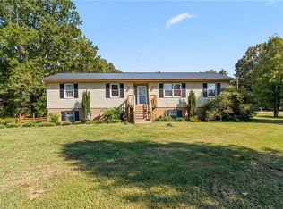 1721 Valley Brook Rd, Clemmons, NC 27012