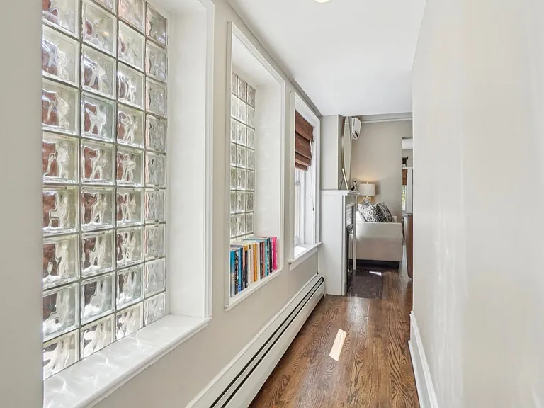 1176 N Gaylord St #101 — Photo 17