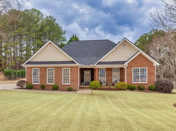 714 Michael Dr, Winder, GA 30680