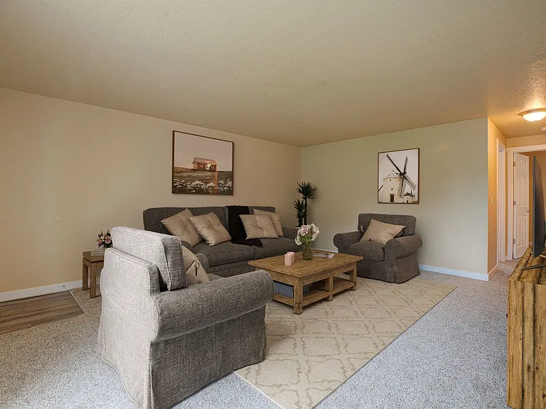 BROOK HOLLOW APARTMENTS — Photo 25