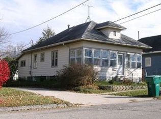 606 4th Ave NE, Independence, IA