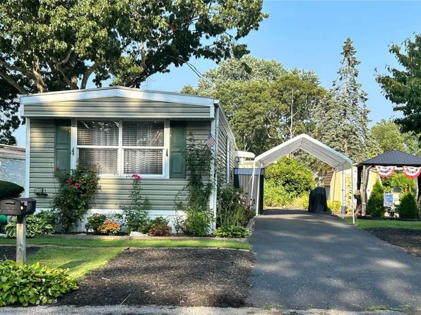35 Buttercup Drive, Bohemia, NY 11716