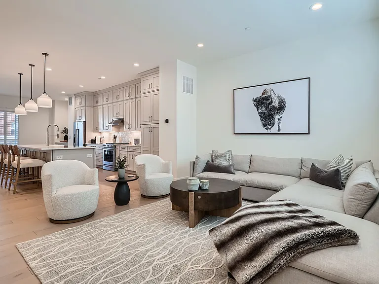 805 Promenade Dr — Photo 3