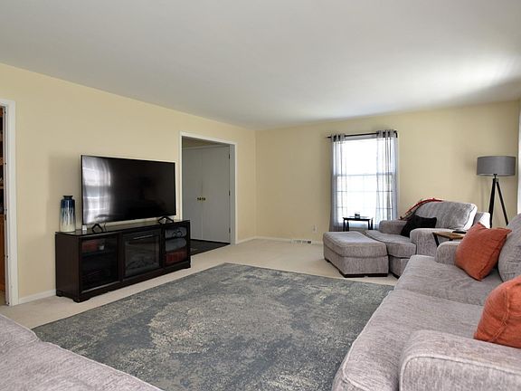 5th image of 30800 Gates Mills Blvd NE