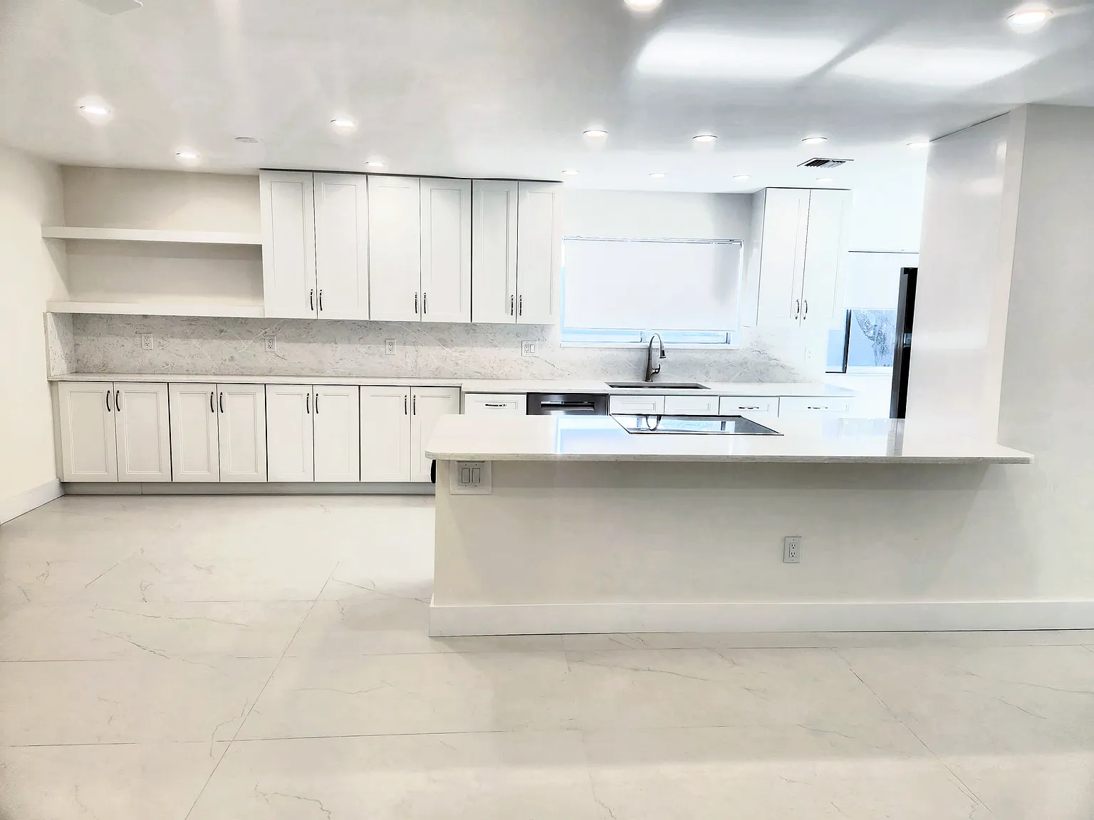 3 bed, 1413 sqft, $3,900 — Photo 1