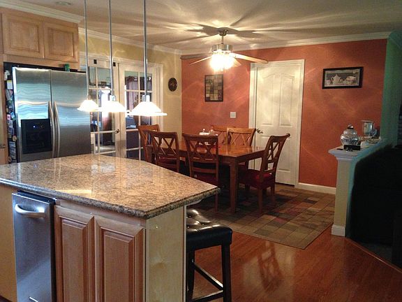 4th image of 65 Madrone Ave