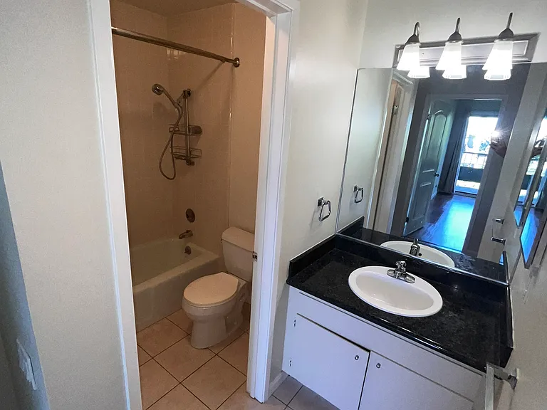 300 Vernon St #22 — Photo 19