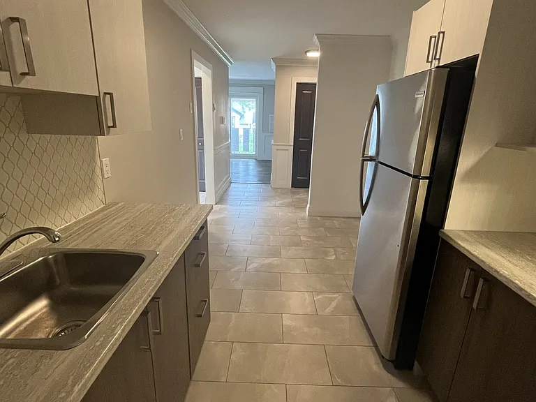 340 Campbell Ave #302 — Photo 4
