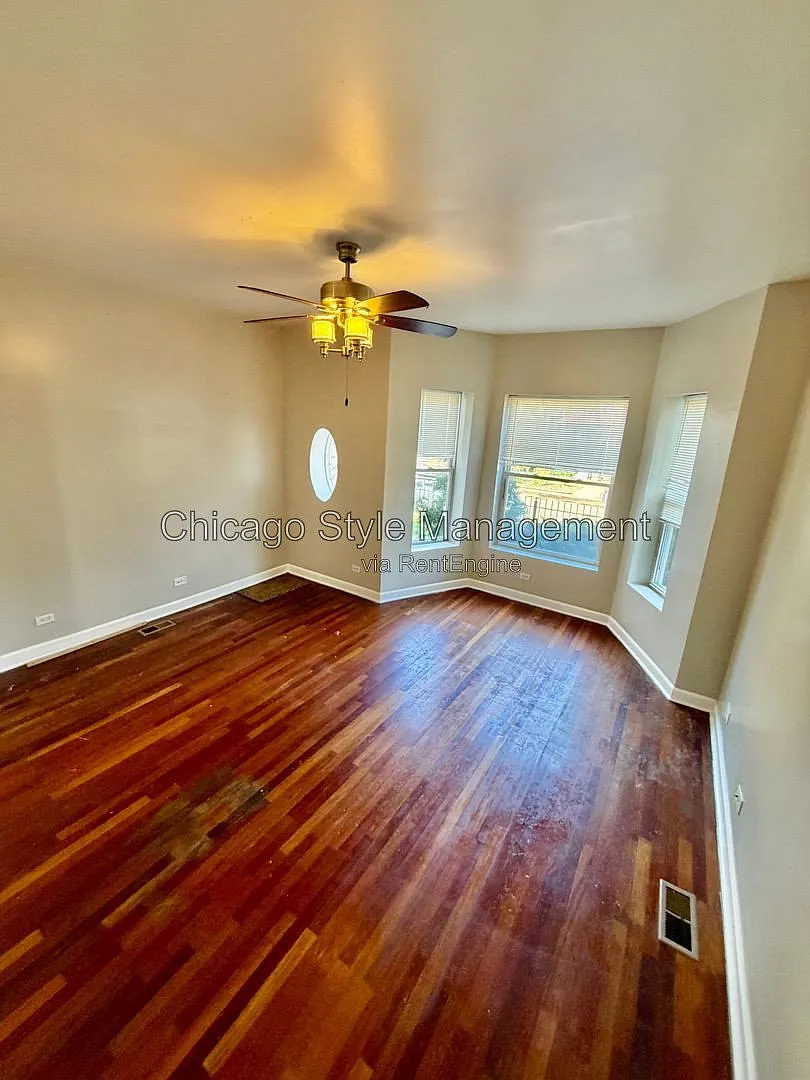 4 bed, 3.0 bath, $2,500 — Photo 1