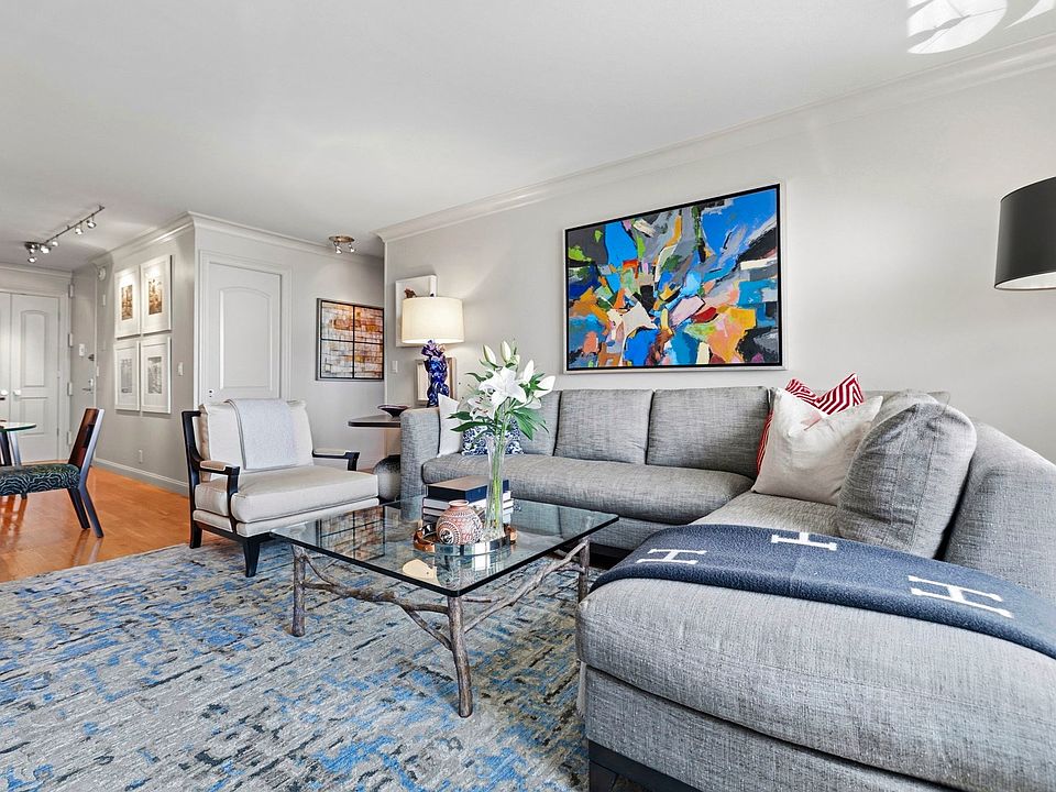 1st image of 85 E India Row APT 30D