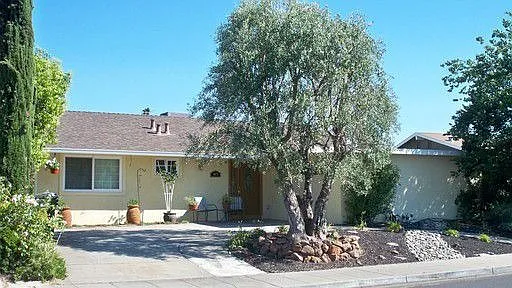 4875 Primrose Ln photo 1