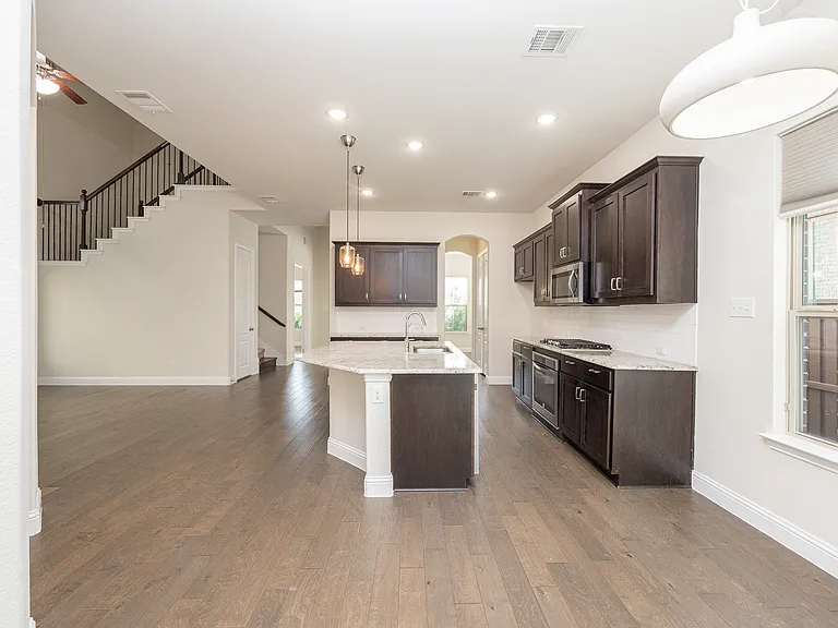 5313 Basham Ln — Photo 37