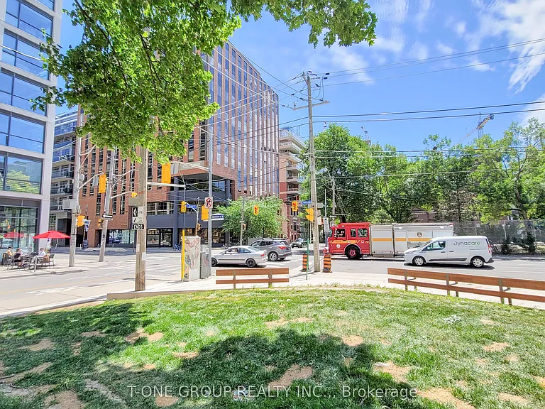 39 Brant St #704 — Photo 18