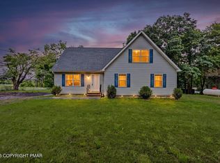 207 Game Ln, Blakeslee, PA 18610