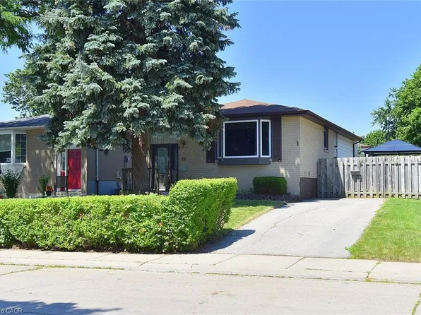 12 Rainham St, Hamilton, ON L8W 1J8
