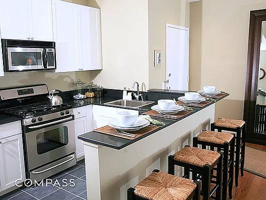 2nd image of 326 E 69th St #3B