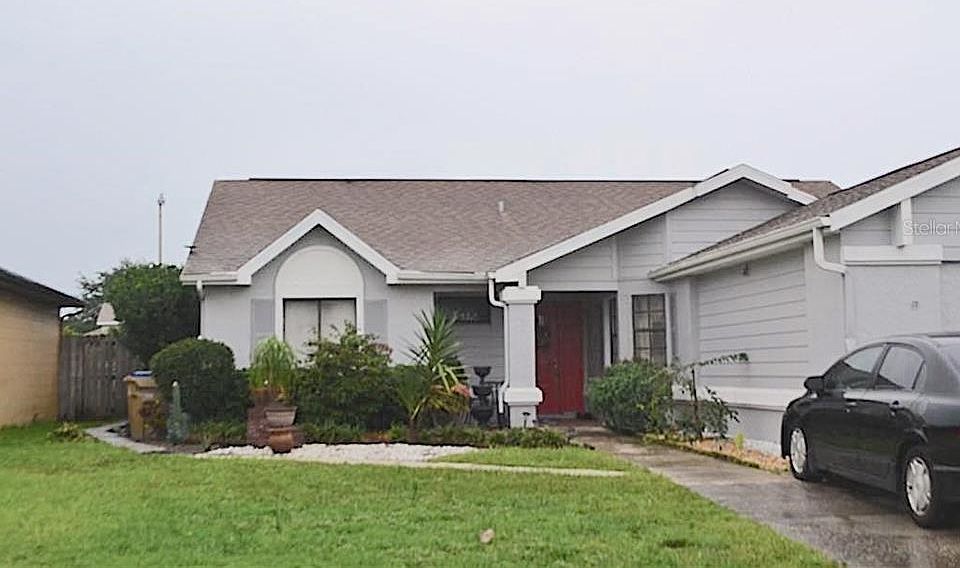 1st image of 212 N Lake Ct