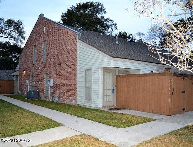 1st image of 319 Artisan Rd APT A