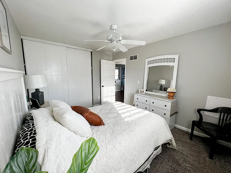 323 SE Melody Ln — Photo 35