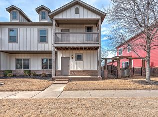 731 N Wordsworth Ln, Fayetteville, AR 72704