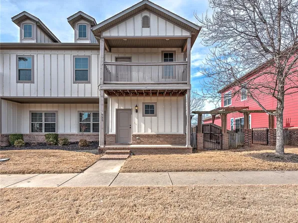 731 N Wordsworth Ln, Fayetteville, AR 72704