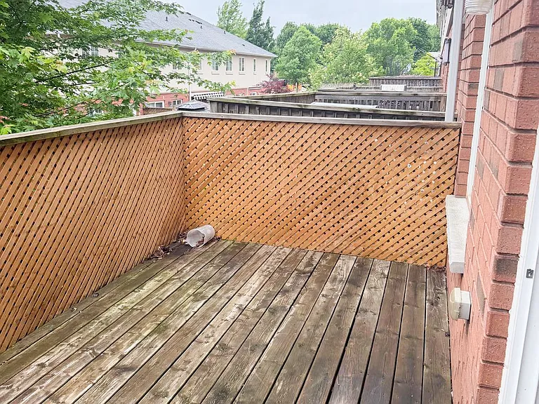 20 McConkey Cres — Photo 8