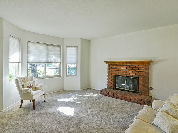 2nd image of 540 Canyon Vista Dr