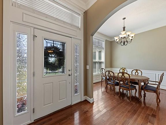 5th image of 21301 Noble St