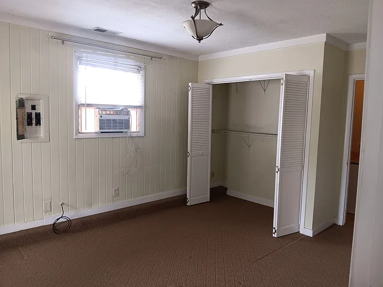 1047 Victory Ln — Photo 6