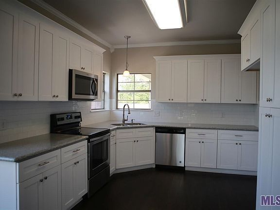5th image of 32794 Hemingway Dr