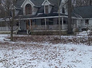 22050 Kettle Lake Rd, Northville, MI 48167