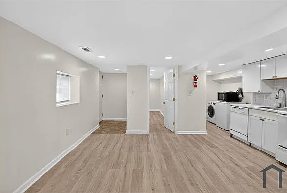 141 Uhland Ter NE #B — Photo 2