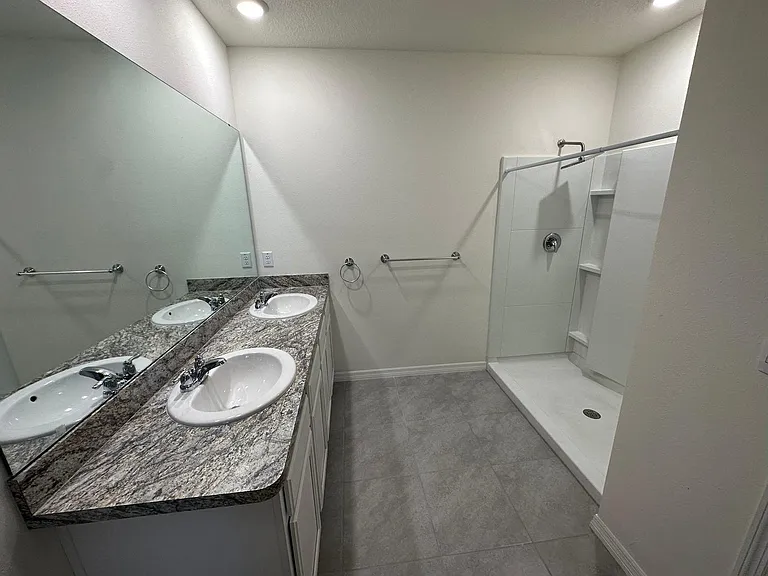 304 Sofia Ln — Photo 8