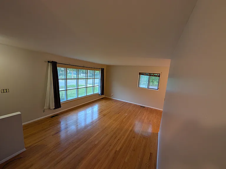2734 Hampshire Rd — Photo 6