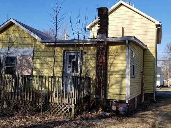 4th image of 311 S Everett St