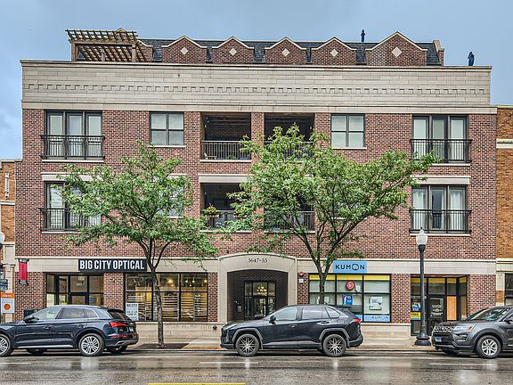 2nd image of 5647 N Clark St APT 402