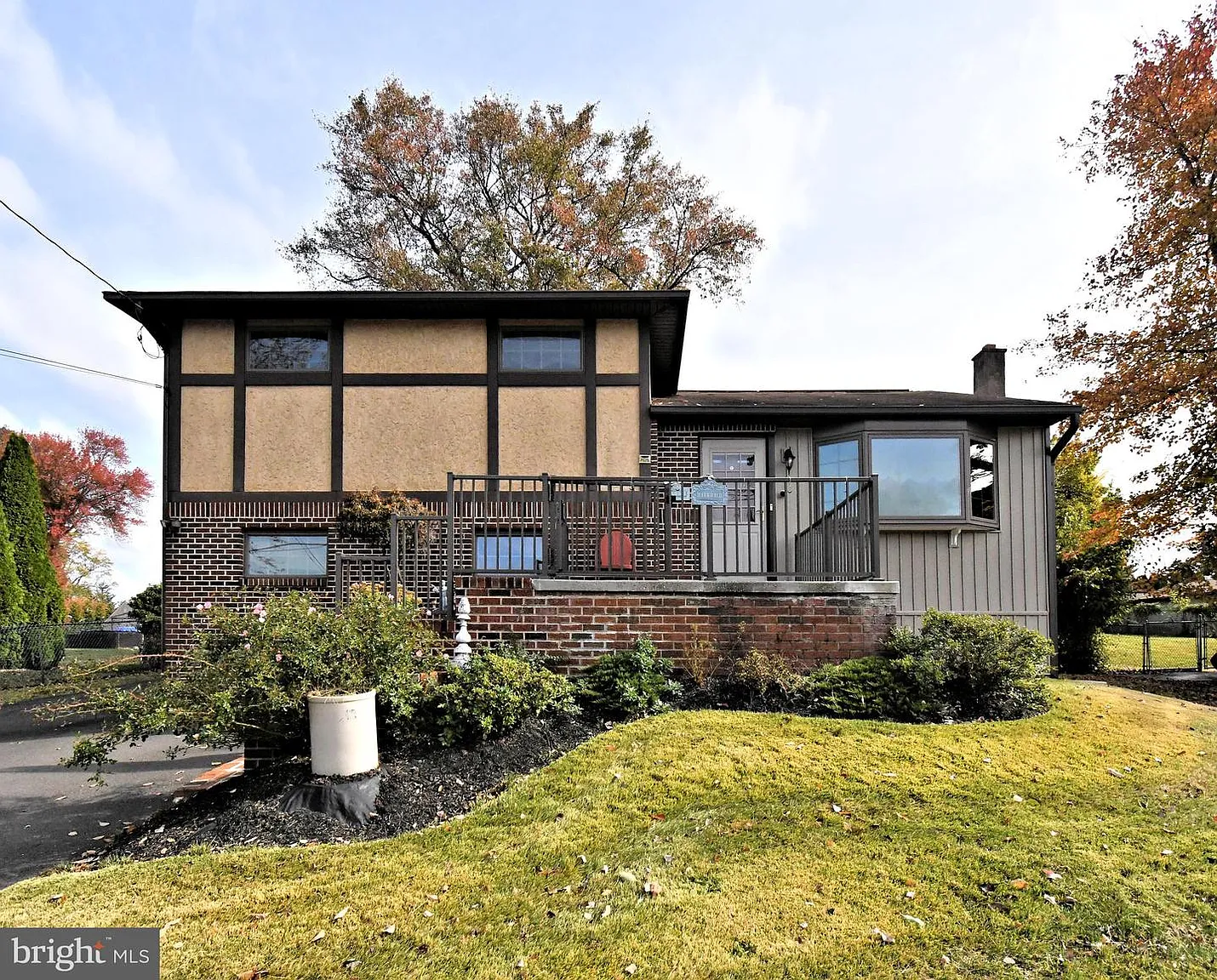 145 Beechwood Ave photo 1