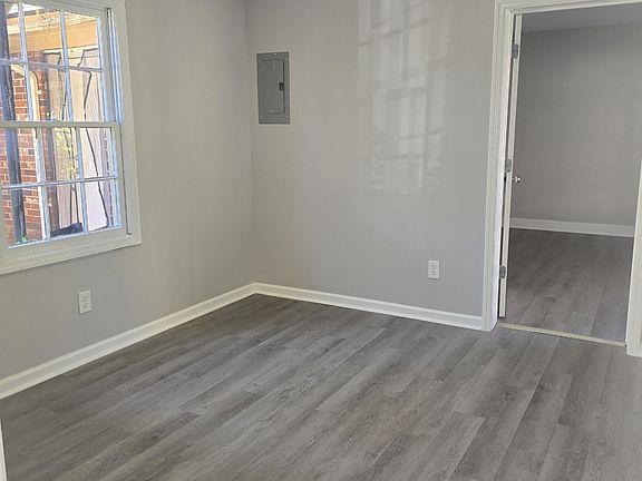 3rd image of 838 Northside Dr E