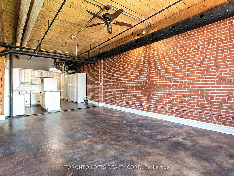 426 Queen St E #405 — Photo 10