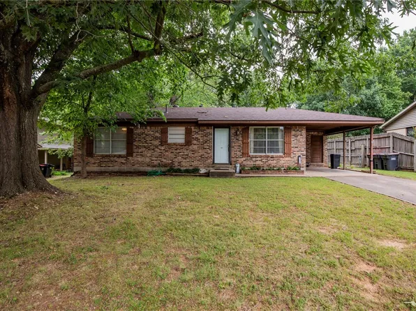 2408 Cottonwood Pl, Springdale, AR 72762