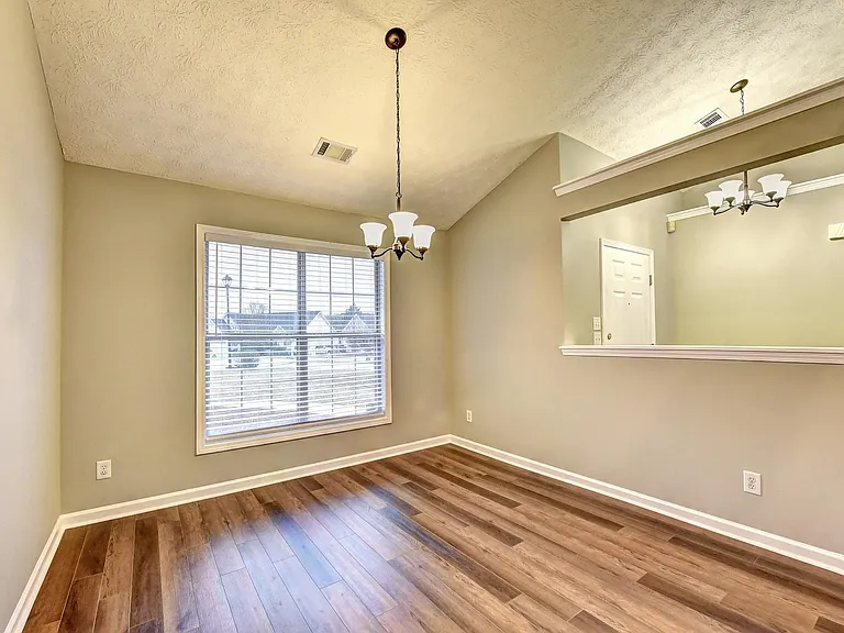 2010 Laurel Pointe Ln — Photo 16