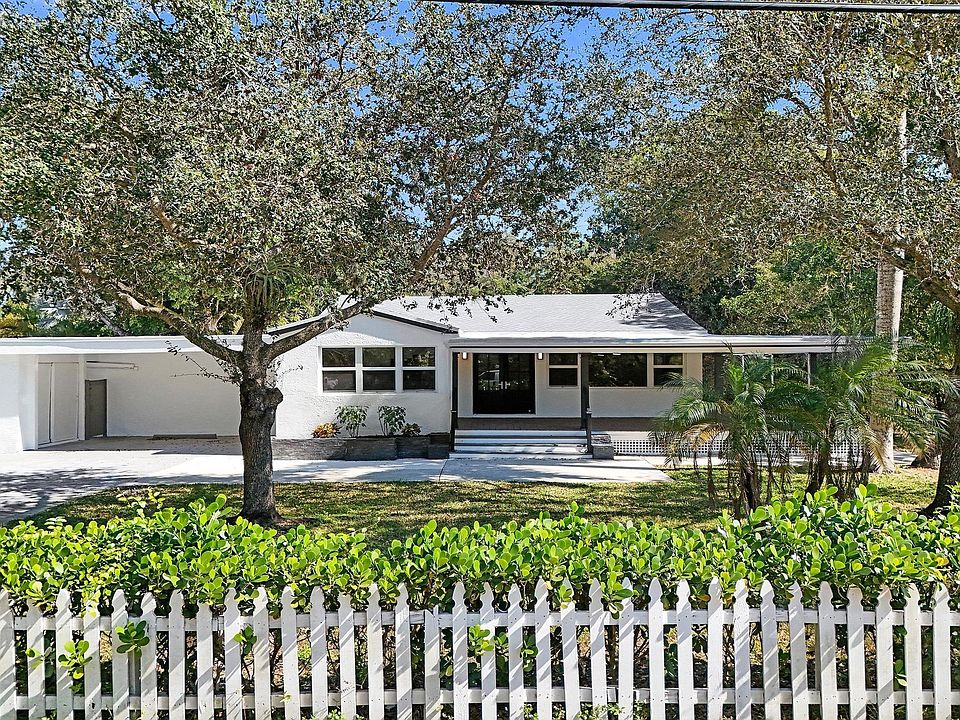 1st image of 216 Bayberry Drive